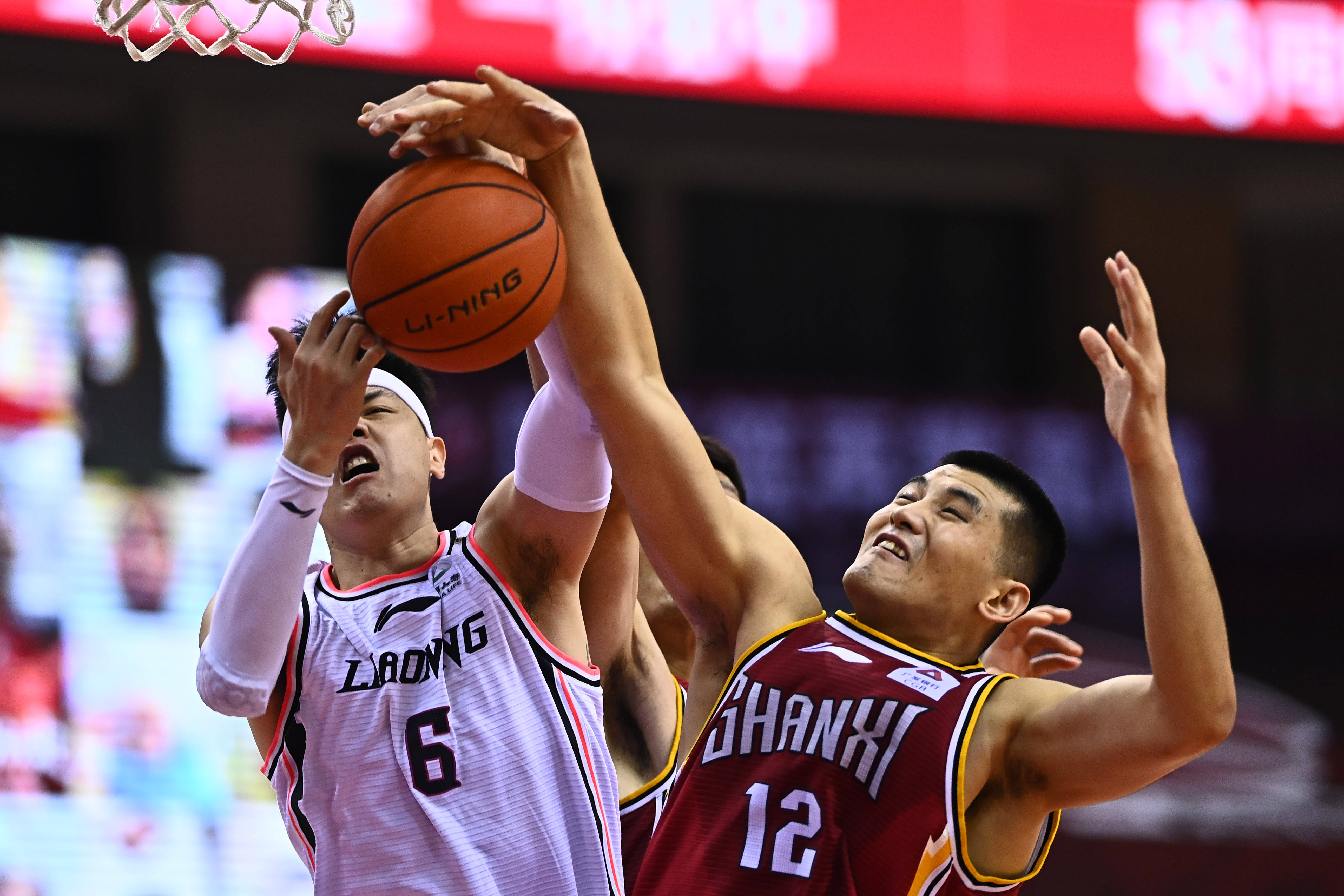 占据了绝对 占据了绝对