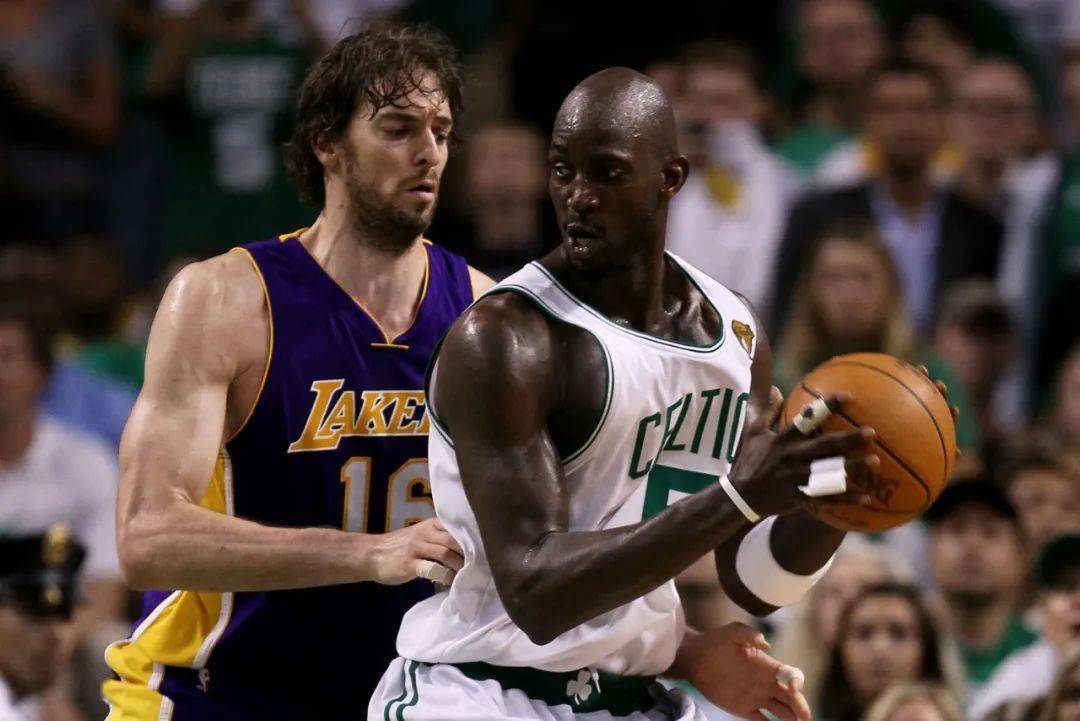 他们手举横 他们手举横