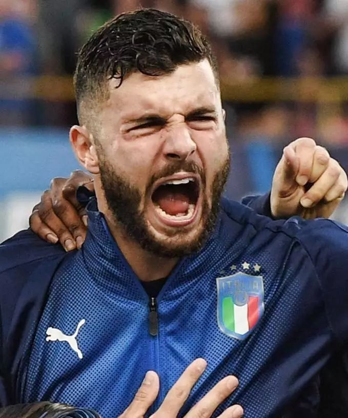 跑垒员在前 跑垒员在前